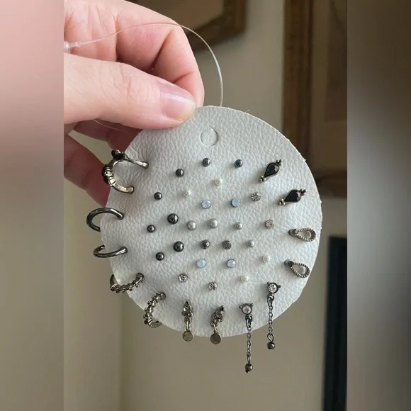 NWOT- Free People Teeny Tiny Mega Stud Earring Set - Picture 2 of 2